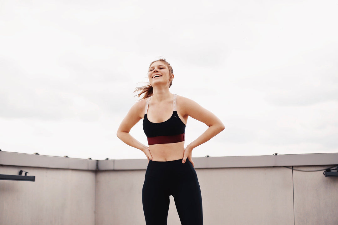 BLACK SPORTS BRA